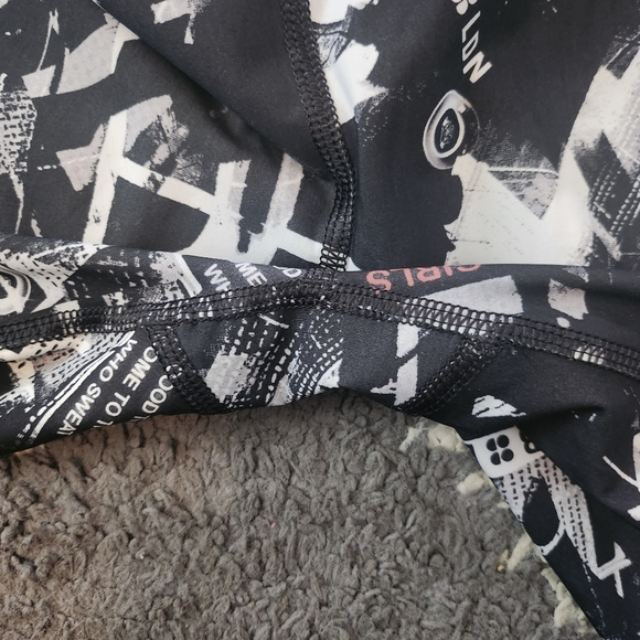 Sweaty Betty Zero Gravity Black Carnaby Photo Print High Rise Legging Size Small - Picture 7 of 11